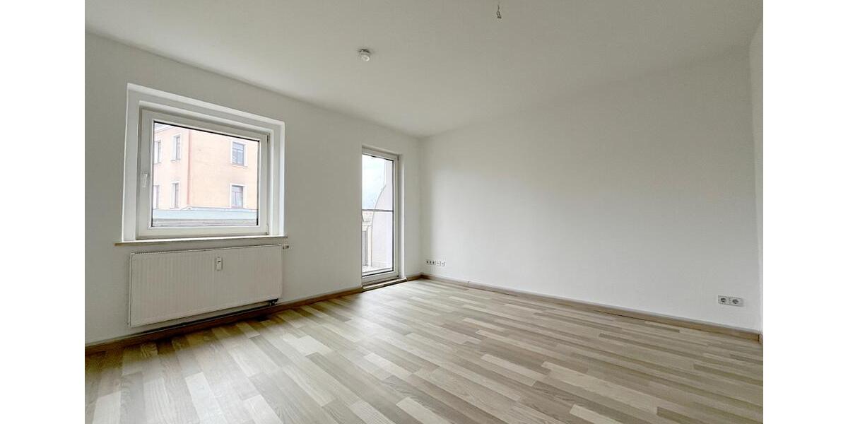 Etagenwohnung Glauchau - 3 Zimmer, 61 m&sup2;, 390&euro; | Angebot:26004895