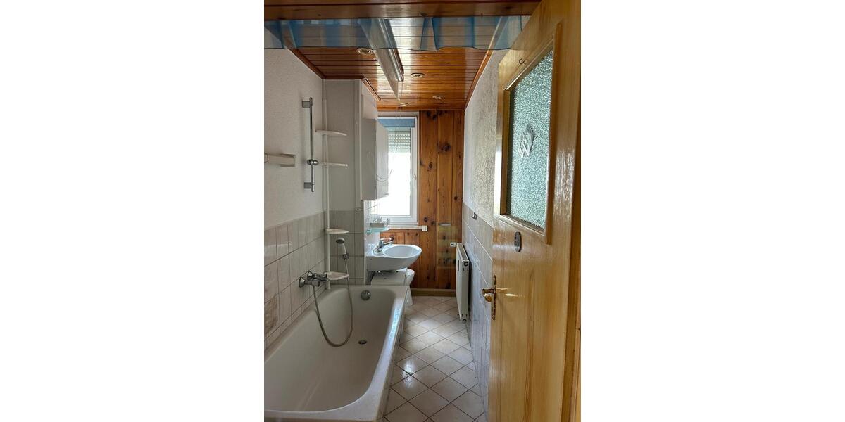 Etagenwohnung Teutschenthal - 3 Zimmer, 60 m&sup2;, 300&euro; | Angebot:24525445