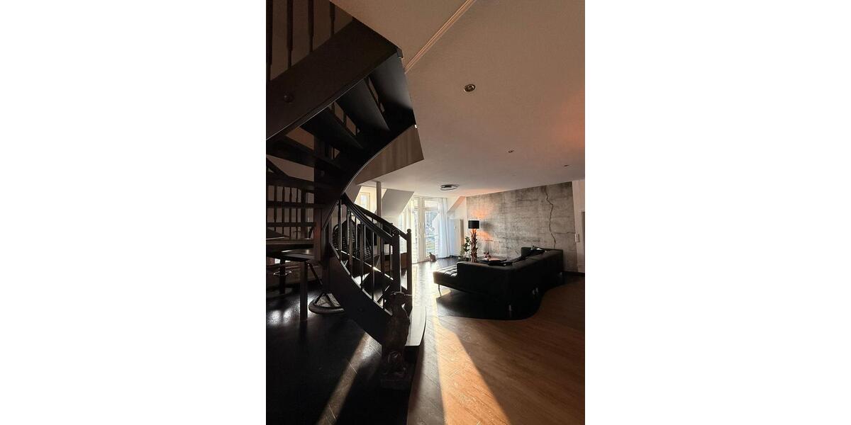 Dachgeschoßwohnung Ertingen - 3 Zimmer, 130 m&sup2;, 1.250&euro; | Angebot:25936834