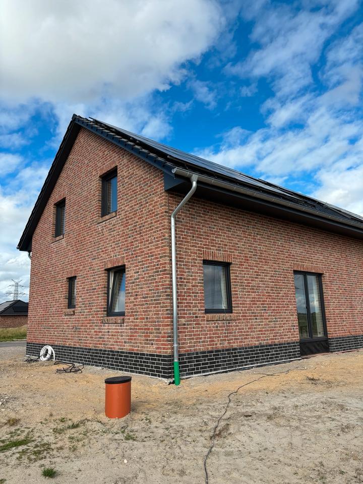 Erstbezug Neubau DHH mit Garten