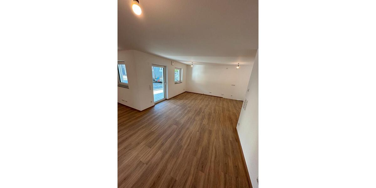 Erdgeschoßwohnung Neuötting - 2 Zimmer, 70 m&sup2;, 1.020&euro; | Angebot:26523063