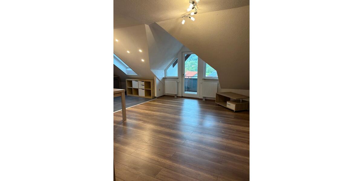 Dachgeschoßwohnung Gaildorf - 3 Zimmer, 50 m&sup2;, 550&euro; | Angebot:26683050