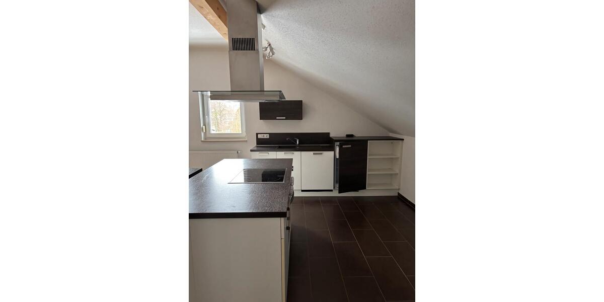 Dachgeschoßwohnung Schöllnach - 3 Zimmer, 78 m&sup2;, 650&euro; | Angebot:25971858