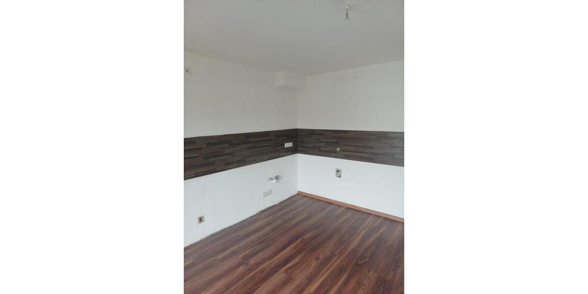 Etagenwohnung Kassel - 3 Zimmer, 81 m&sup2;, 800&euro; | Angebot:26265665