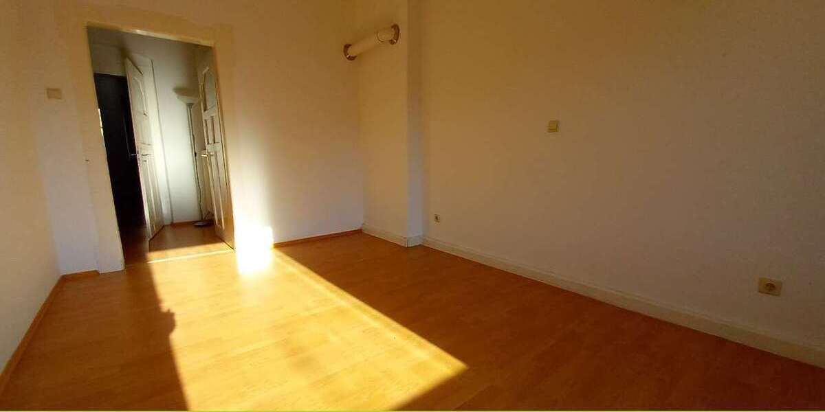 Etagenwohnung Hof Altstadt - 2 Zimmer, 68 m&sup2;, 480&euro; | Angebot:26236363