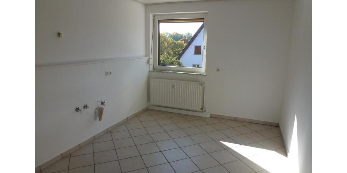Etagenwohnung Stadtlauringen - 4 Zimmer, 125 m&sup2;, 700&euro; | Angebot:25843472