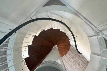 MT an Cs am 14.10. zum 1.12 Stilvolle Maisonette Wohnung mit walking closet index zimmer