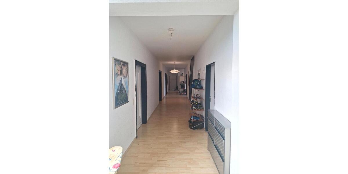 Wohnen auf Zeit Halle - 13 Zimmer, 30 m&sup2;, 390&euro; | Angebot:24756929