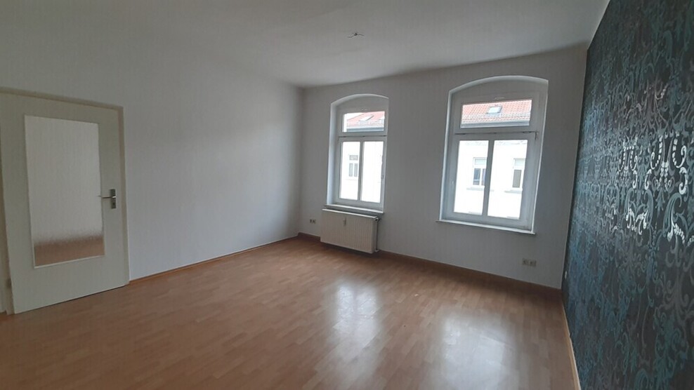 WG-Wohnung mit 4-Zimmern, 3.OG mit 2 Bädern in ruhigem und zentralem Wohnviertel von Gera