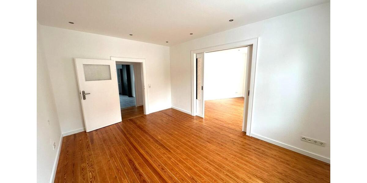 Etagenwohnung Homburg - 4 Zimmer, 130 m&sup2;, 1.250&euro; | Angebot:26367521