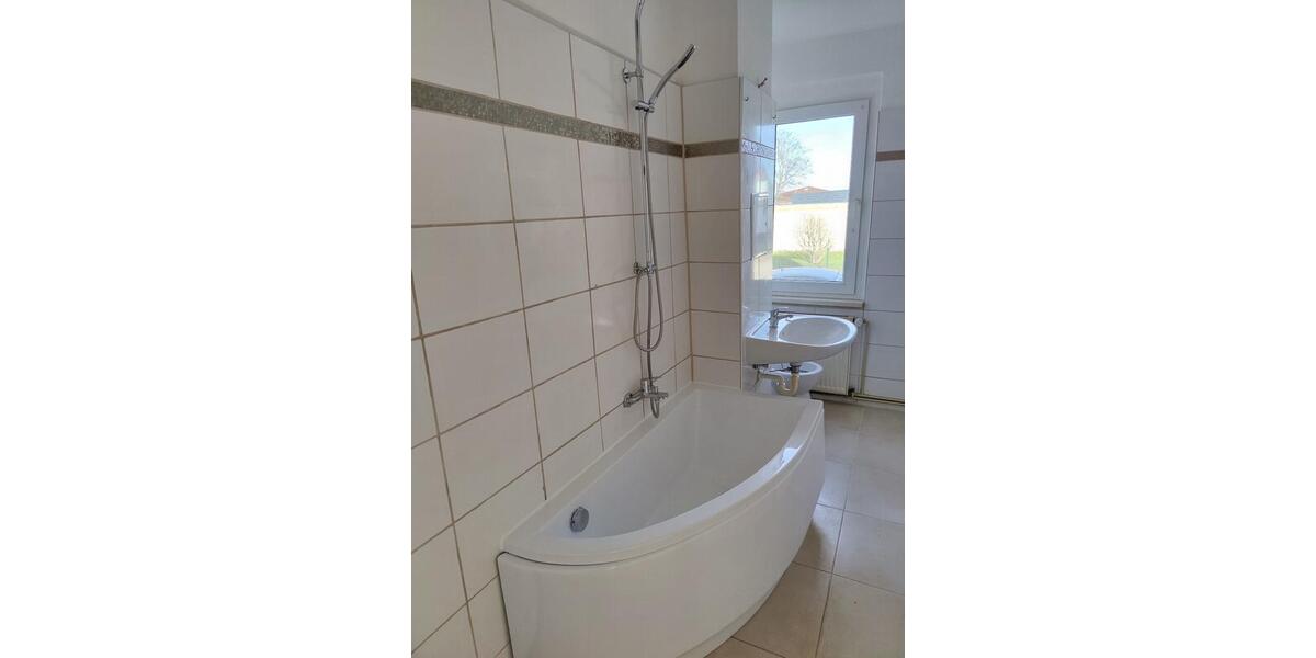 Hochparterre Gröningen - 4 Zimmer, 75 m&sup2;, 450&euro; | Angebot:26017868