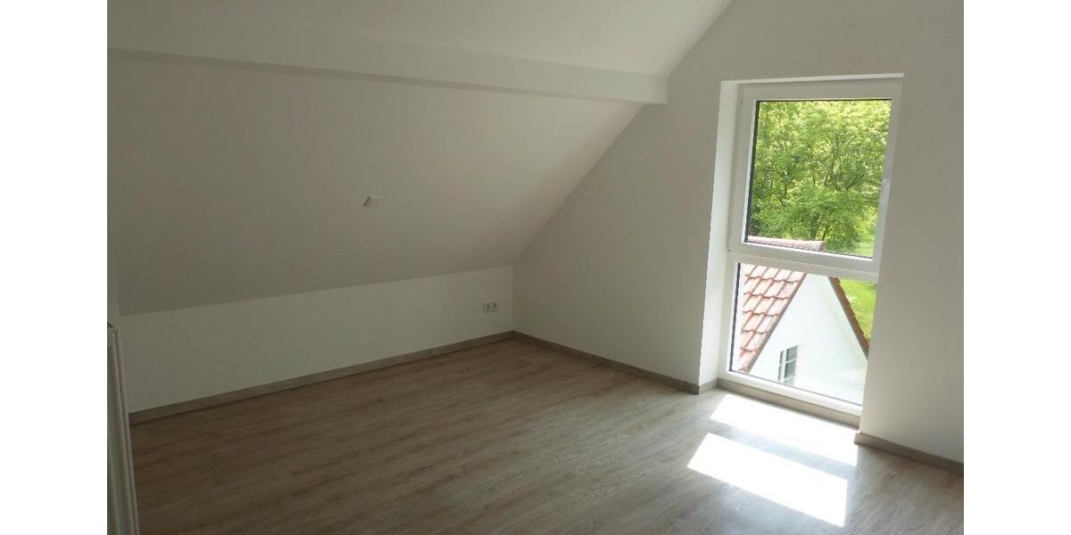 Etagenwohnung Dipperz - 5 Zimmer, 120 m&sup2;, 1.080&euro; | Angebot:26265652