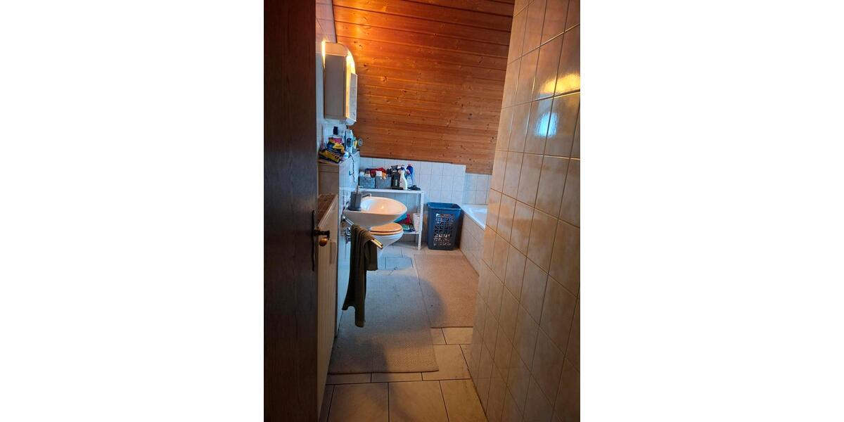 Dachgeschoßwohnung Blumberg - 4 Zimmer, 95 m&sup2;, 930&euro; | Angebot:25843615