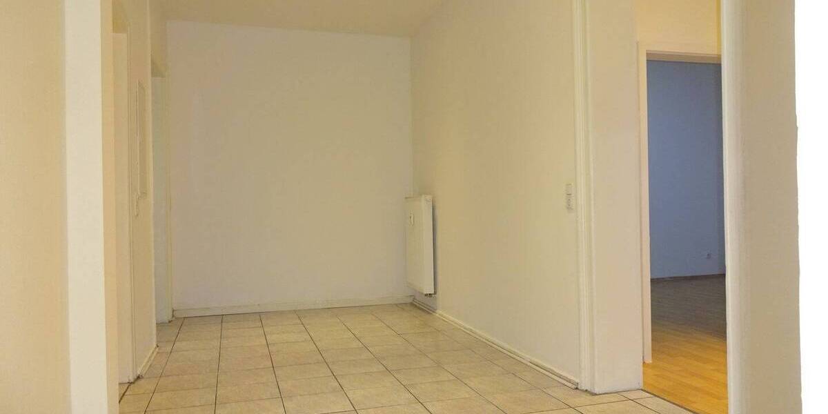 CHARMANTE, MODERNISIERTE ALTBAUWOHNUNG NÄHE POMPEJANUMSGARTEN 3 zimmer