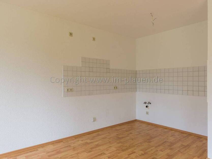 Plauen-Neundorf: 2-Zimmerwohnung mit Terrasse & Außenstellplatz