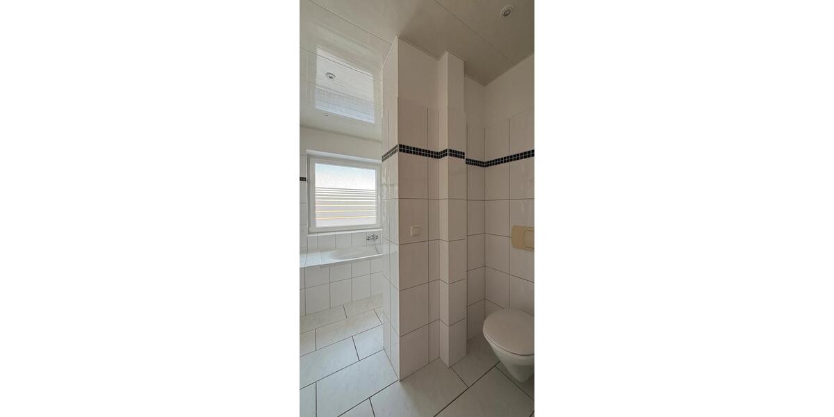 Geräumige Mietwohnung - 3 Zimmer, Balkon, Küche, Bad 3 zimmer