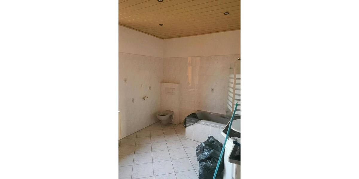 Etagenwohnung Hohenstein-Ernstthal Ernstthal - 4 Zimmer, 79 m&sup2;, 590&euro; | Angebot:26223322