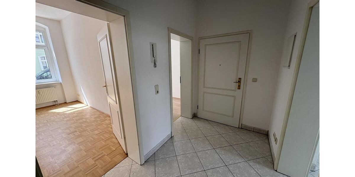 Erdgeschoßwohnung Zwickau - 3 Zimmer, 65 m&sup2;, 400&euro; | Angebot:26453305