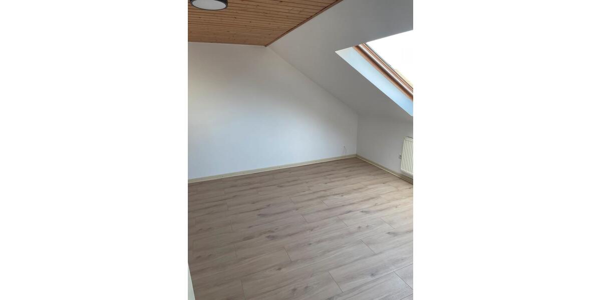 Einfamilienhaus Grebenstein - 6 Zimmer, 240 m&sup2;, 1.500&euro; | Angebot:23847216