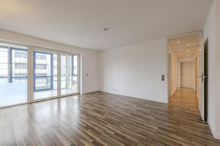 Großräumige 5-Zimmer-Wohnung mit Balkon & Wintergarten in Pattonville 5 zimmer