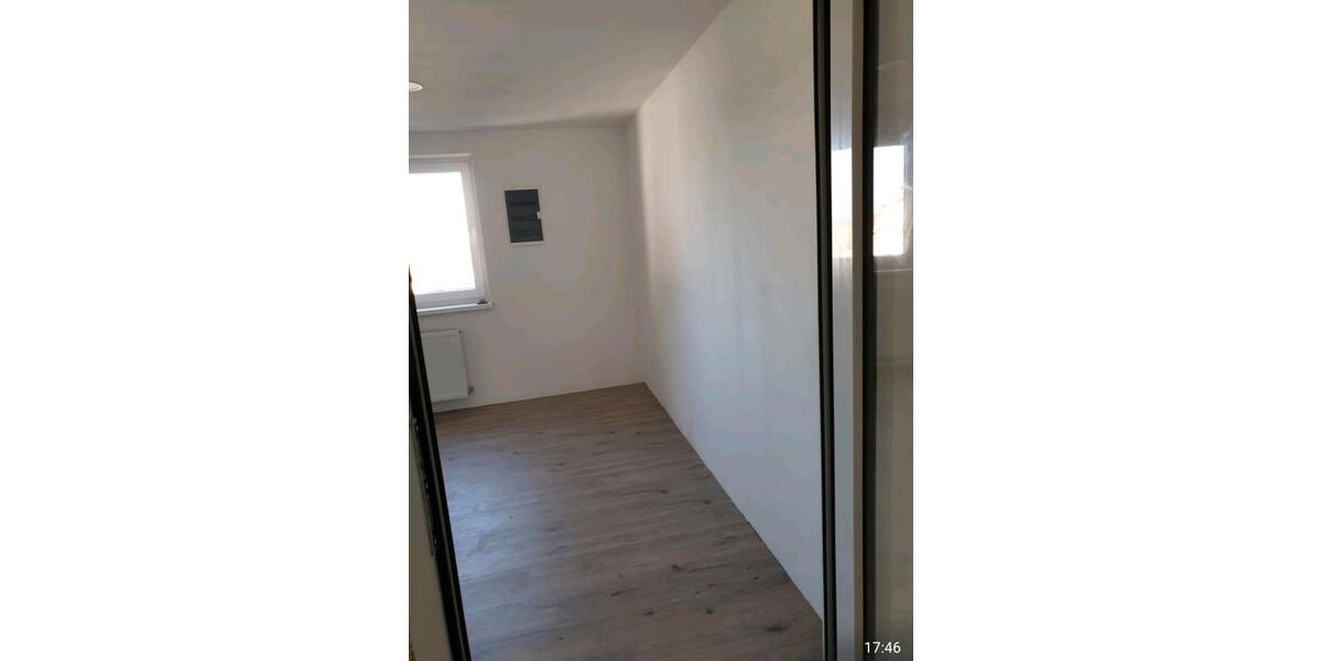 Dachgeschoßwohnung Bad Driburg - 4 Zimmer, 150 m&sup2;, 800&euro; | Angebot:25613690