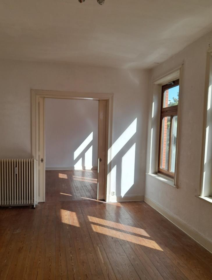 ANFRAGESTOPP: 5-Zimmer-Wohnung zw. Exerzierplatz und Schrevenpark