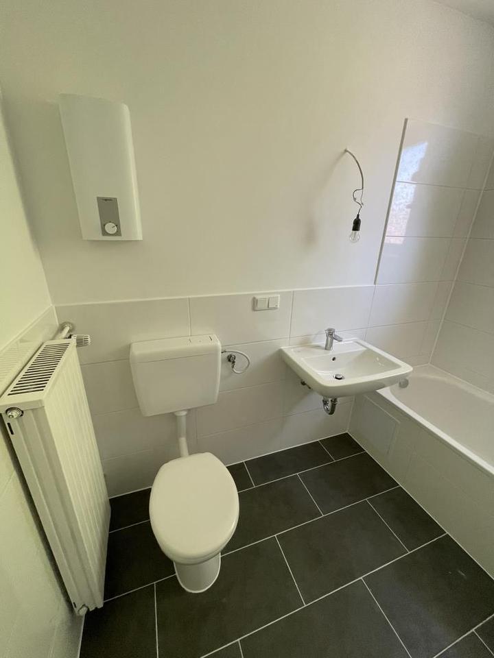 **LuxusWohnung mit Balkon !!**
