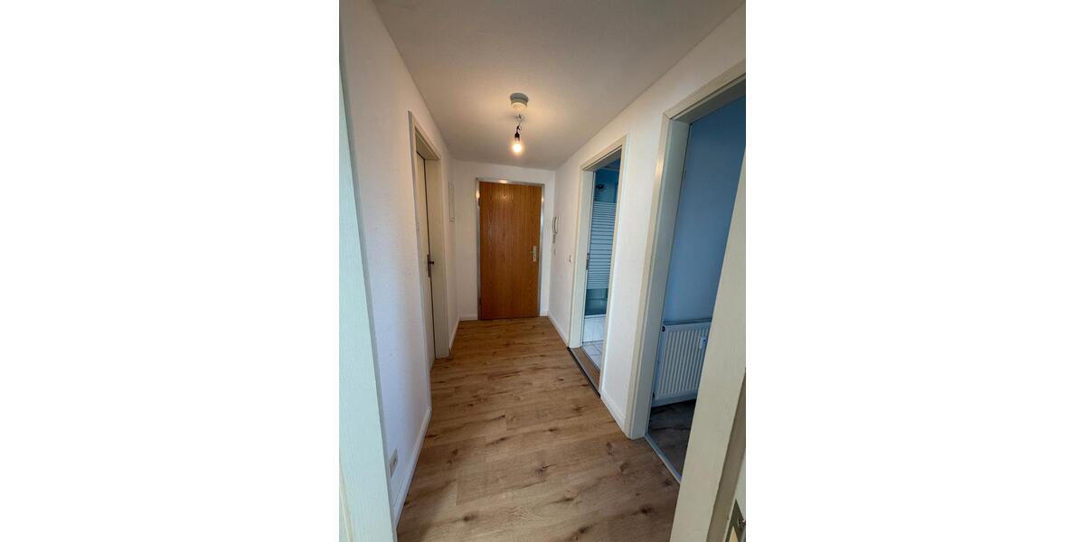 Dachgeschoßwohnung Neubrandenburg Datzeberg - 1 Zimmer, 37 m&sup2;, 325&euro; | Angebot:26041075