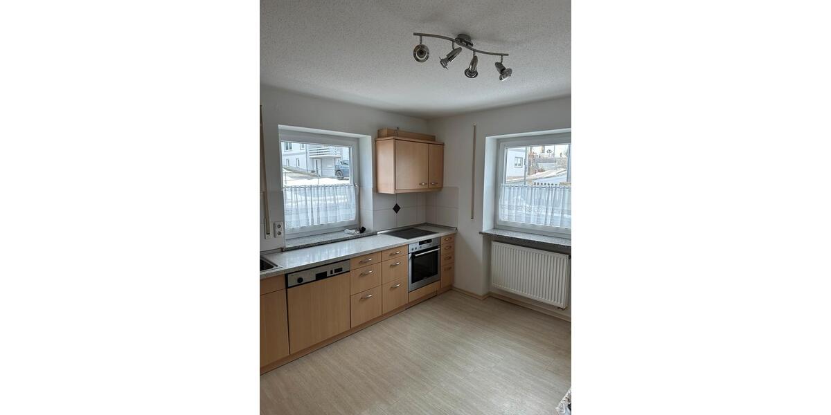 Etagenwohnung Winzer - 6 Zimmer, 176 m&sup2;, 1.350&euro; | Angebot:24280302