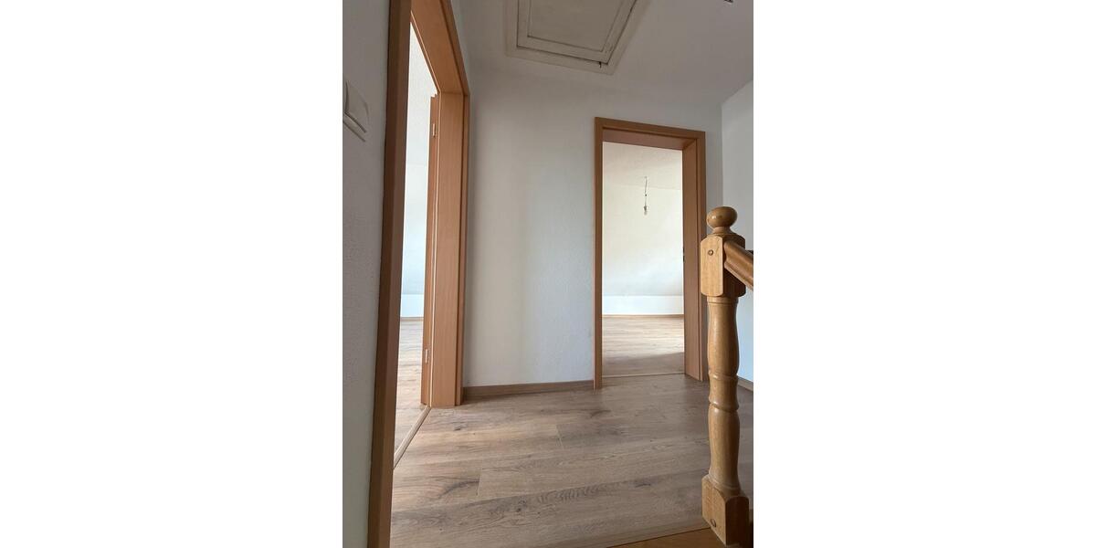 Einfamilienhaus Elsterwerda - 4 Zimmer, 90 m&sup2;, 1.100&euro; | Angebot:26675340