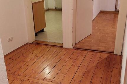 2,5-Zi.-DG-Whg., 52,5 m², Küche vorh., Bad m.Dusche, b.Eisstadion 2 zimmer