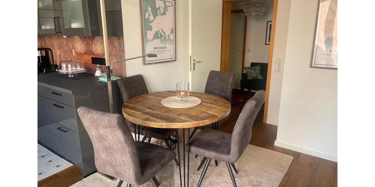 2-Zimmerwohnung mit Balkon, TV, Wlan, BadWc, Küche, Doppelbett, Essplatz, Waschmaschine, Trockner und Parkplatz 2 zimmer