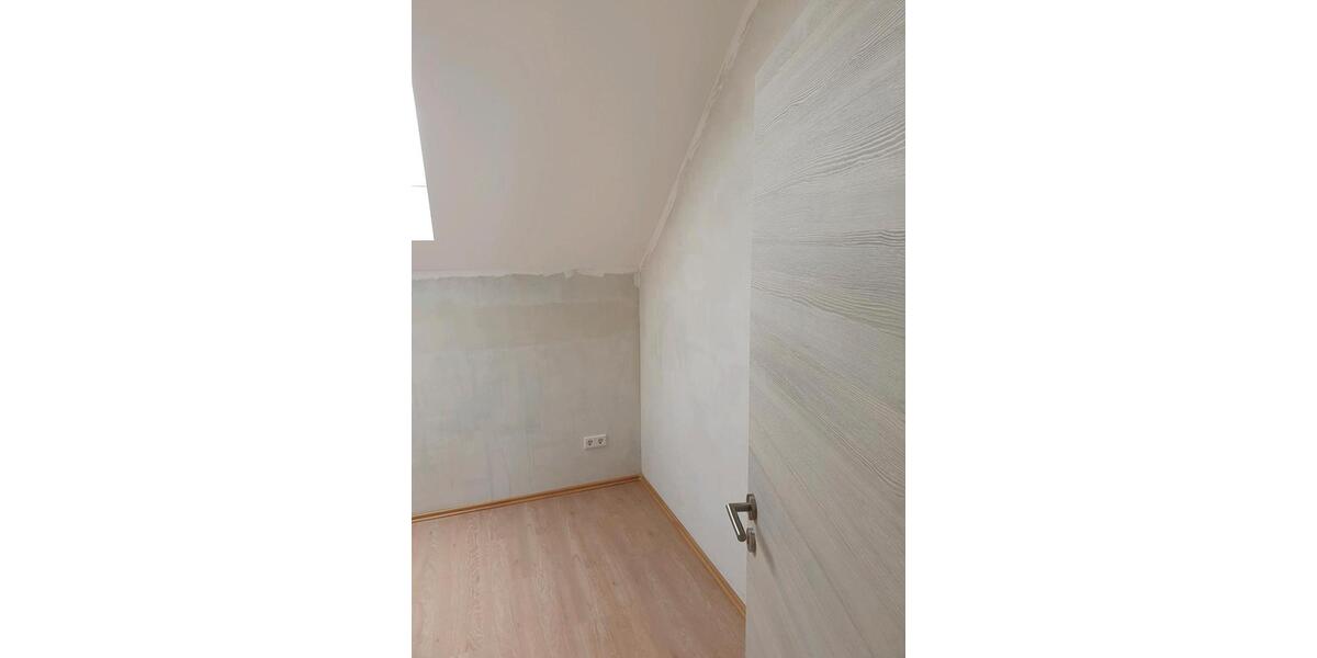 Dachgeschoßwohnung Butzbach - 2 Zimmer, 55 m&sup2;, 850&euro; | Angebot:24851860