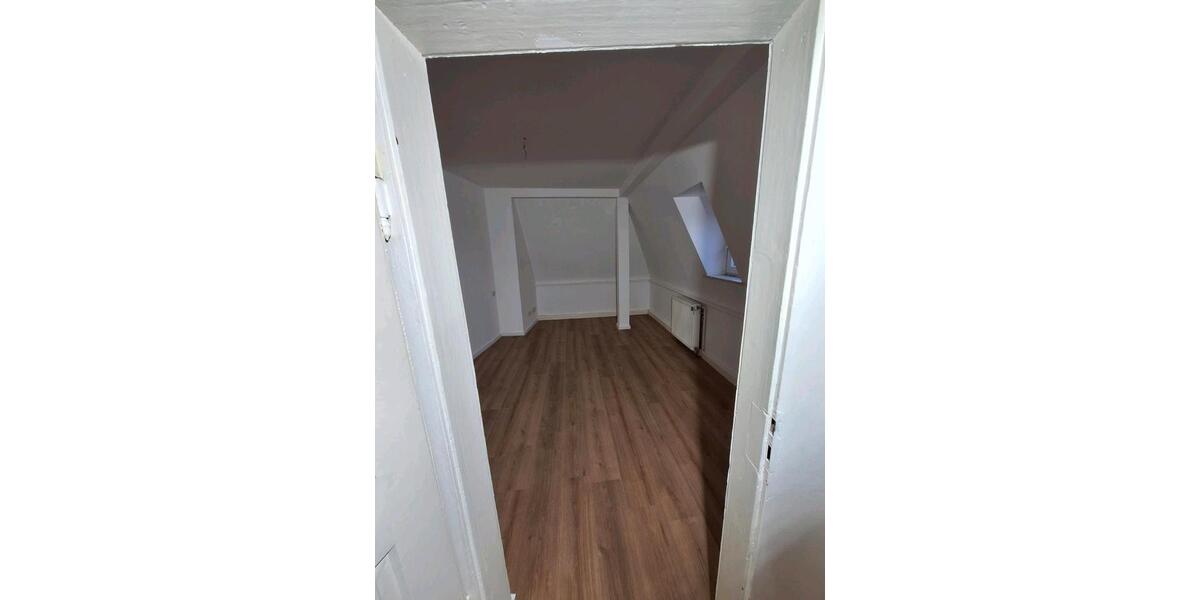 Dachgeschoßwohnung Augustusburg - 4 Zimmer, 96 m&sup2;, 850&euro; | Angebot:25383058