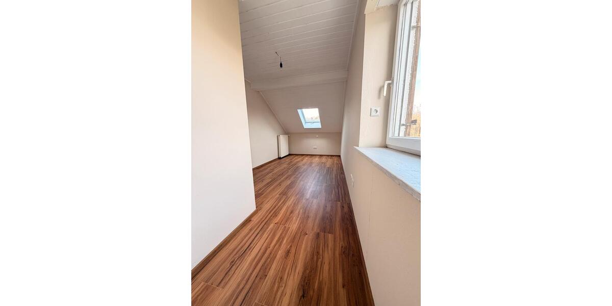 Dachgeschoßwohnung Weichering - 4 Zimmer, 98 m&sup2;, 1.195&euro; | Angebot:25839170
