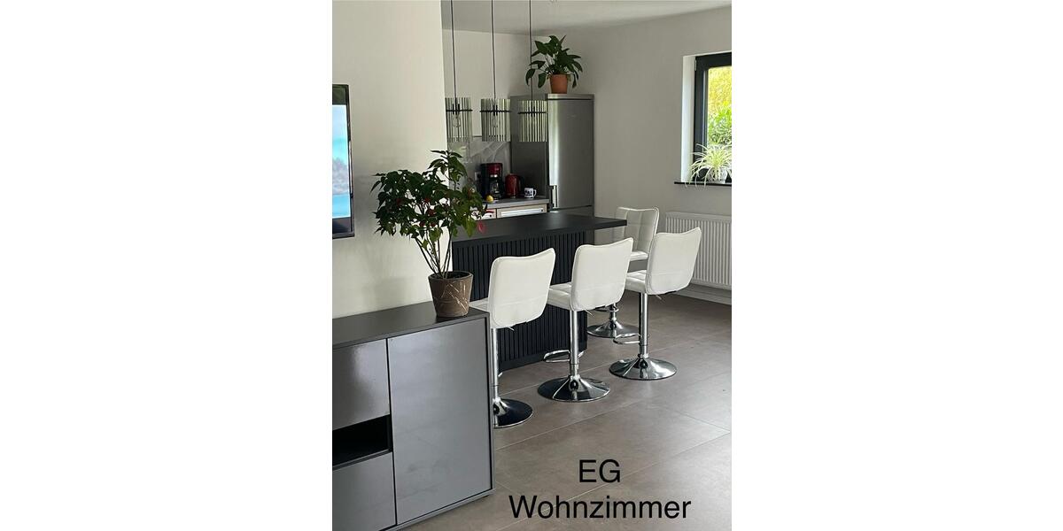 Wohnen auf Zeit Wermelskirchen - 7 Zimmer, 187 m&sup2;, 1.950&euro; | Angebot:26537221