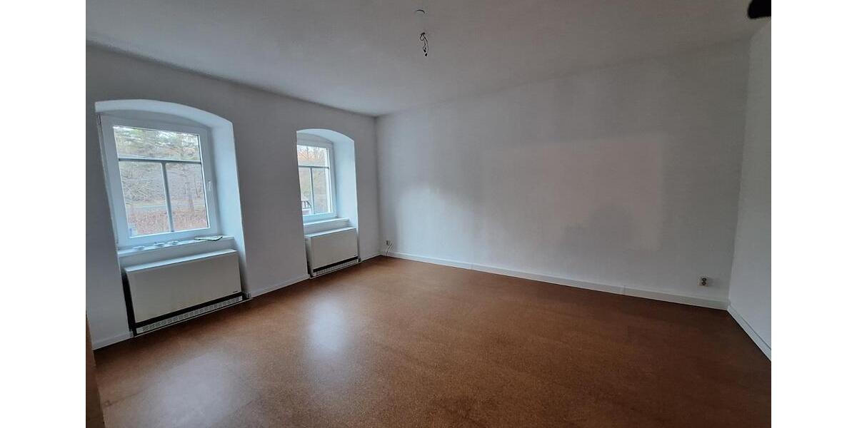 Etagenwohnung Nossen - 2 Zimmer, 67 m&sup2;, 299&euro; | Angebot:25932536