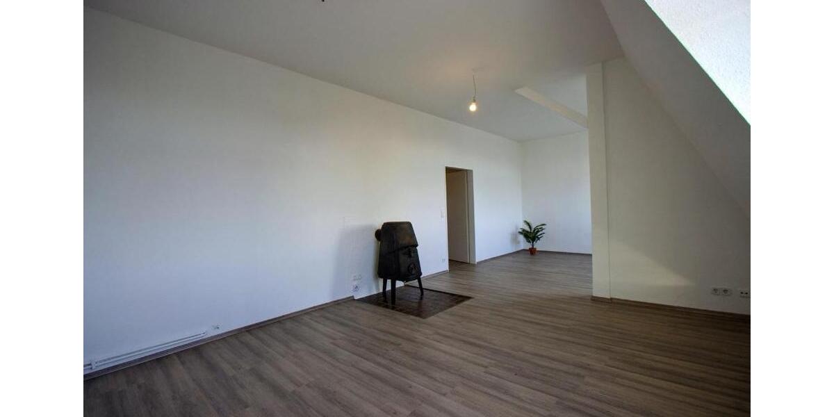 Dachgeschoßwohnung Wilhelmshaven - 2 Zimmer, 75 m&sup2;, 515&euro; | Angebot:26687656