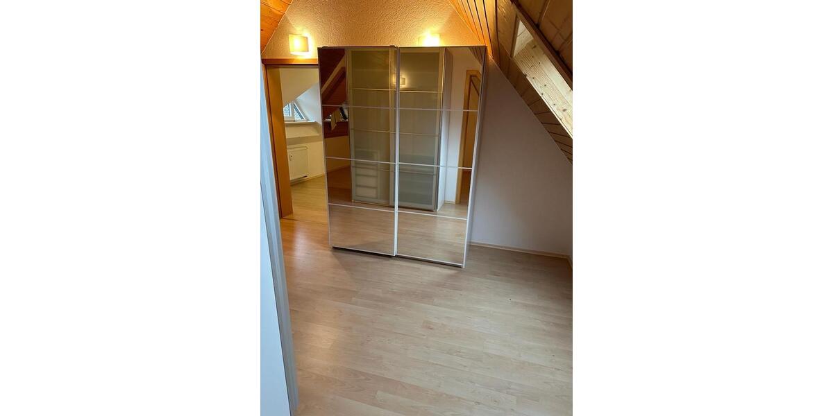 Dachgeschoßwohnung Adelsheim - 3.5 Zimmer, 120 m&sup2;, 1.000&euro; | Angebot:26383093