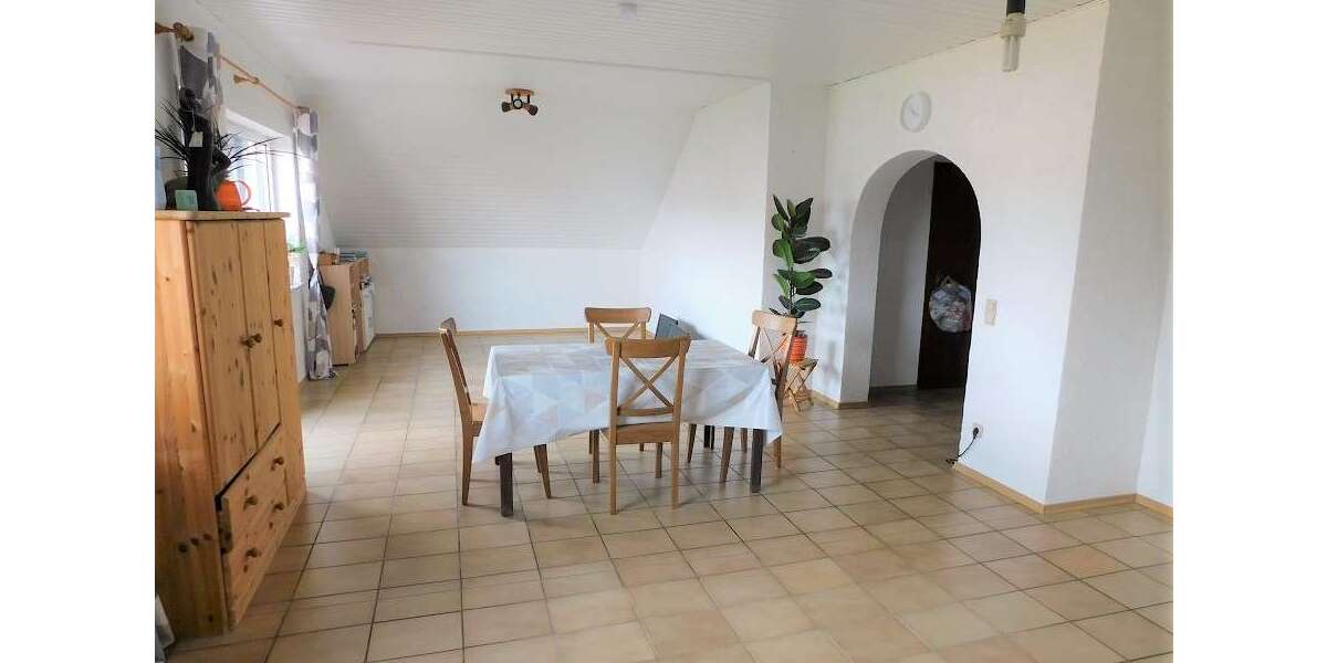 Etagenwohnung Lingenfeld - 4 Zimmer, 92 m&sup2;, 960&euro; | Angebot:26905469