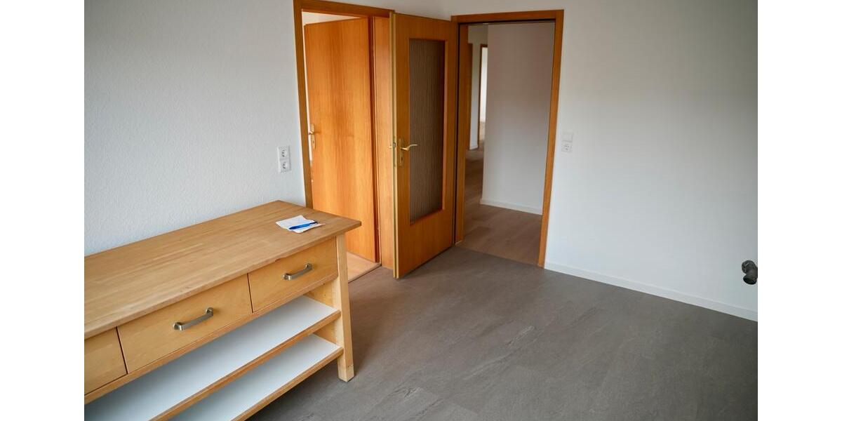 Etagenwohnung Bebra - 4 Zimmer, 102 m&sup2;, 750&euro; | Angebot:26482958