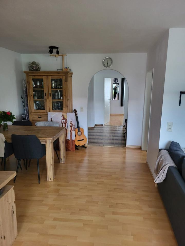 2 Zimmer Einbauküche Balkon Parkplatz EG Wohnung