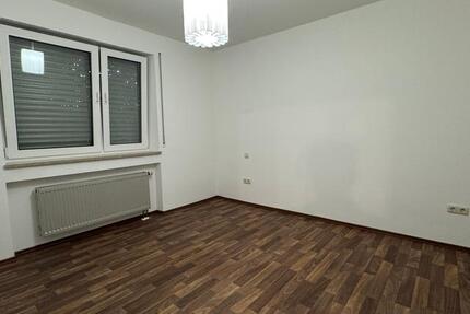 3 Zimmer Erdgeschoß-Wohnung nähe Innenstadt 3 zimmer