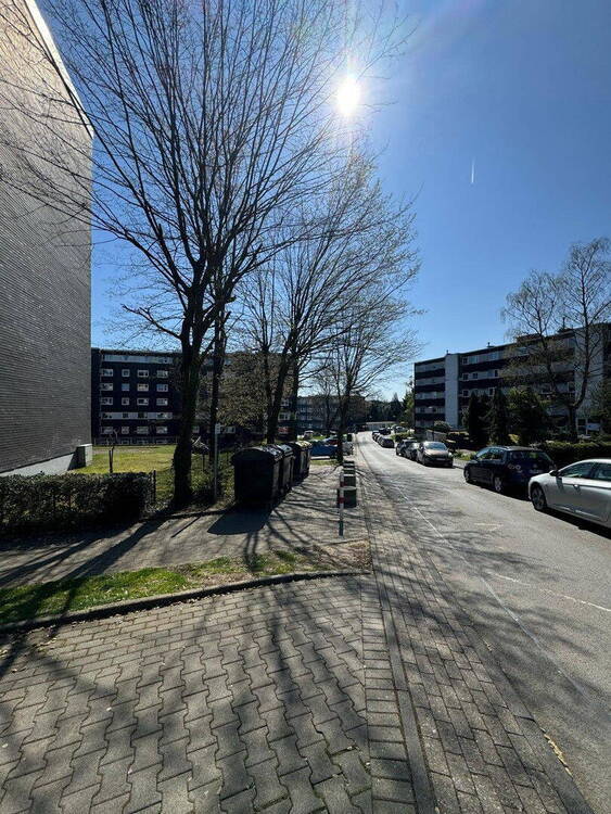 **Moderne, helle & frisch renovierte 2,5-Zimmer-Wohnung in Oberbarmen - mit Balkon & Aufzug**
