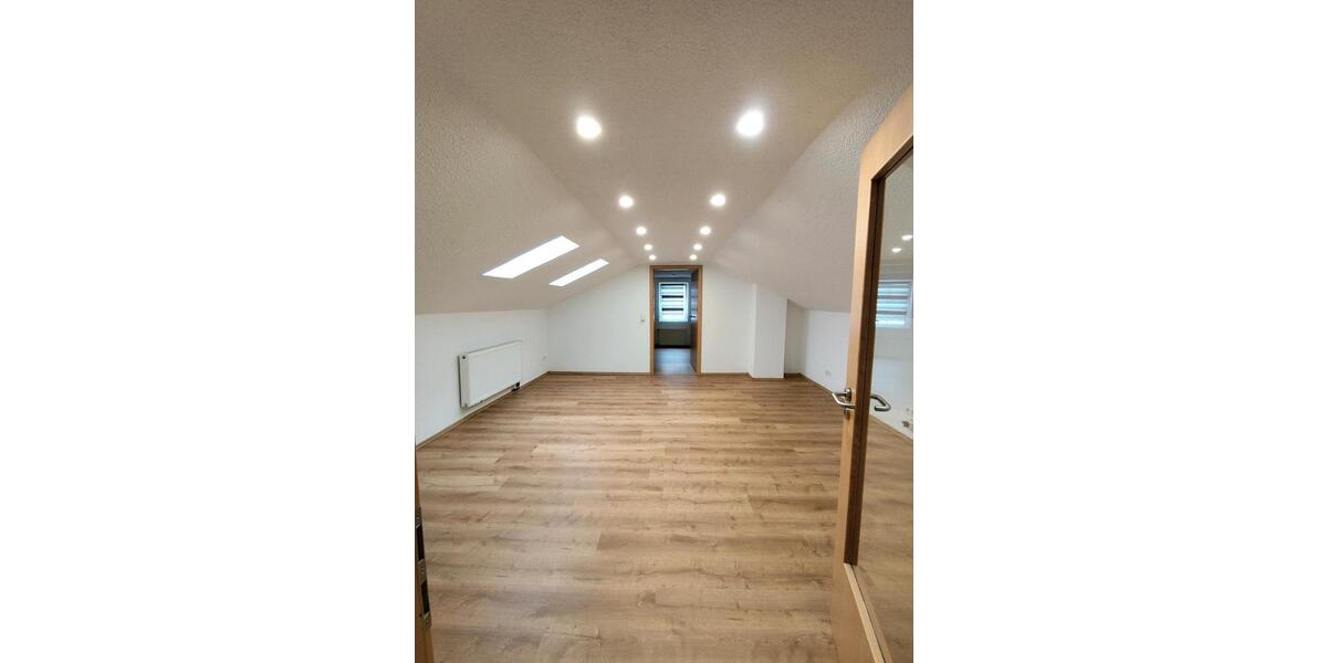 Zweizimmer Wohnung DG frisch renoviert Aistaig 2 zimmer