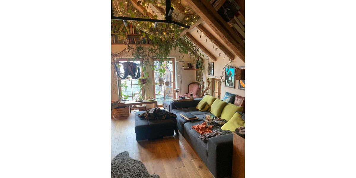 Wunderschöne ruhige Dachgeschosswohnung 2 zimmer