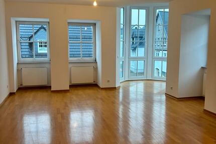 hochwertige Wohnung mit Erker und großer Dachterrasse 4 zimmer