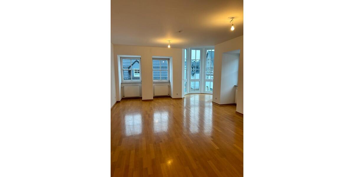 hochwertige Wohnung mit Erker und großer Dachterrasse 4 zimmer