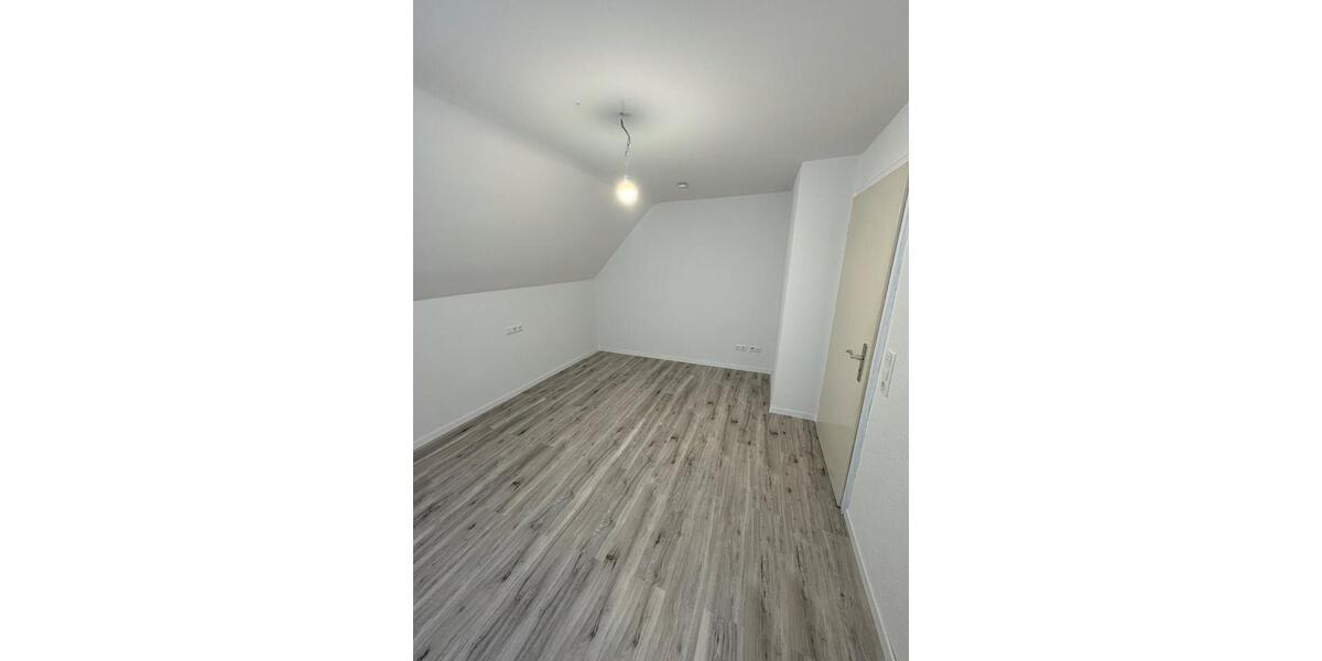 Etagenwohnung Warthausen - 3.5 Zimmer, 85 m&sup2;, 990&euro; | Angebot:25905225