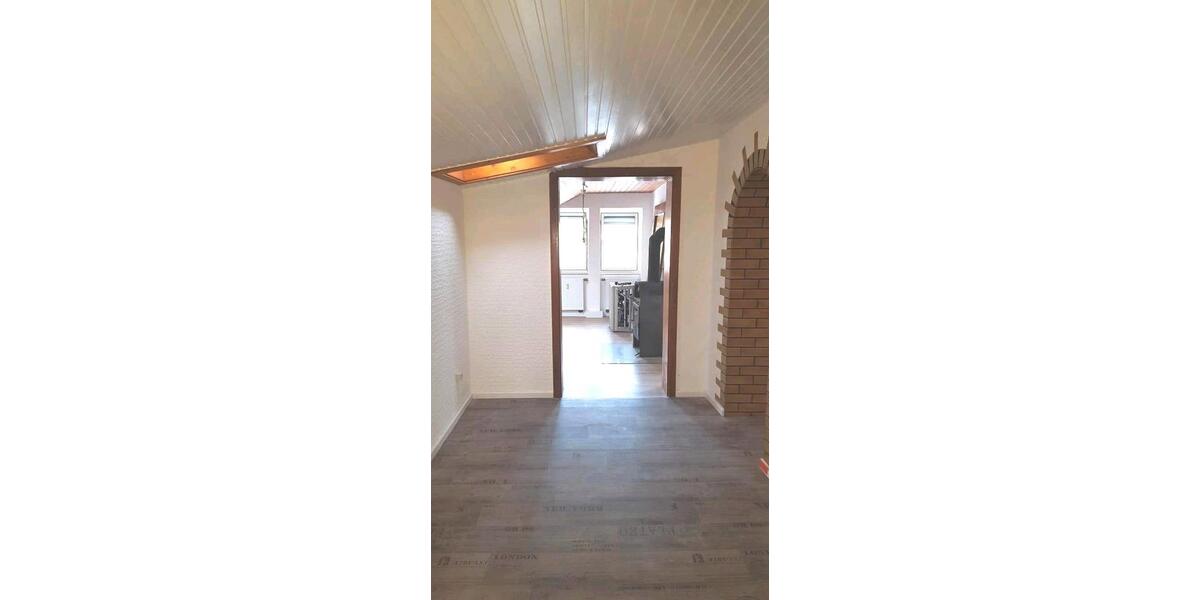 Dachgeschoßwohnung Birresborn - 4 Zimmer, 100 m&sup2;, 650&euro; | Angebot:24829579